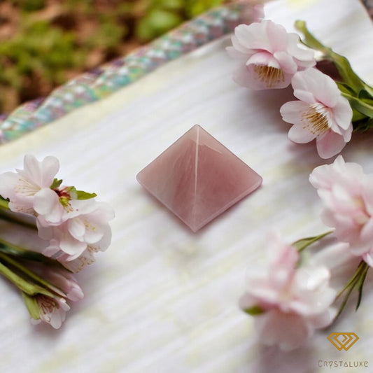 Rosequartz Pyramid